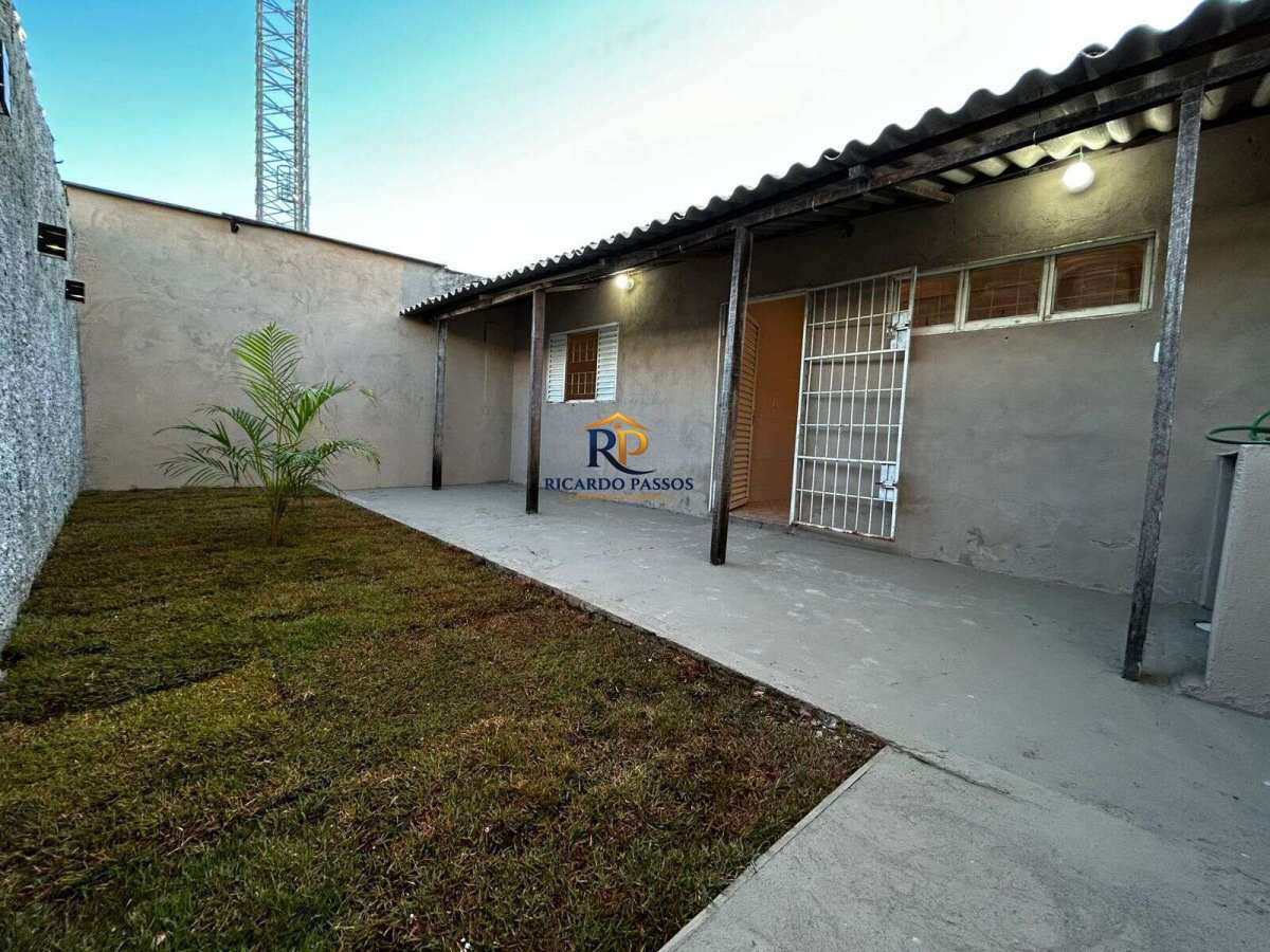 Casa Reformada com Jardim | Lote Vazado 128m² | 2 Quartos (1 Suíte) | Itapoã - Ricardo Passos - Corretor de Imóveis